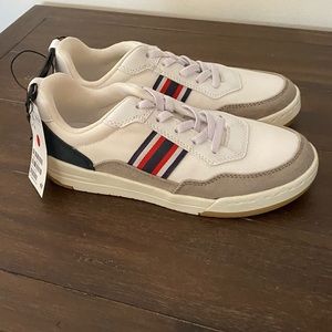 H&M size 3 NEW sneakers